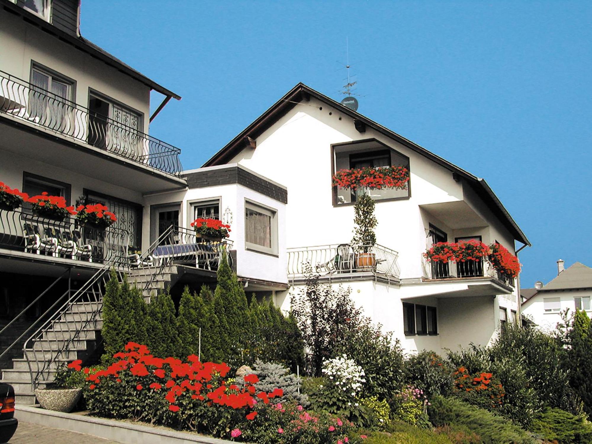 Weingut Rosenbaum Apartment Briedel Exterior photo